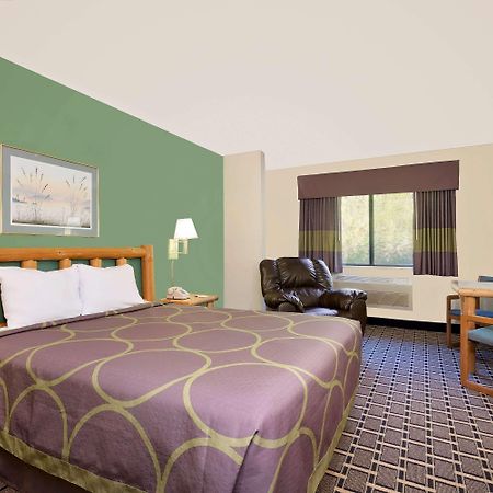 Super 8 By Wyndham Cloquet Hotel Exterior foto