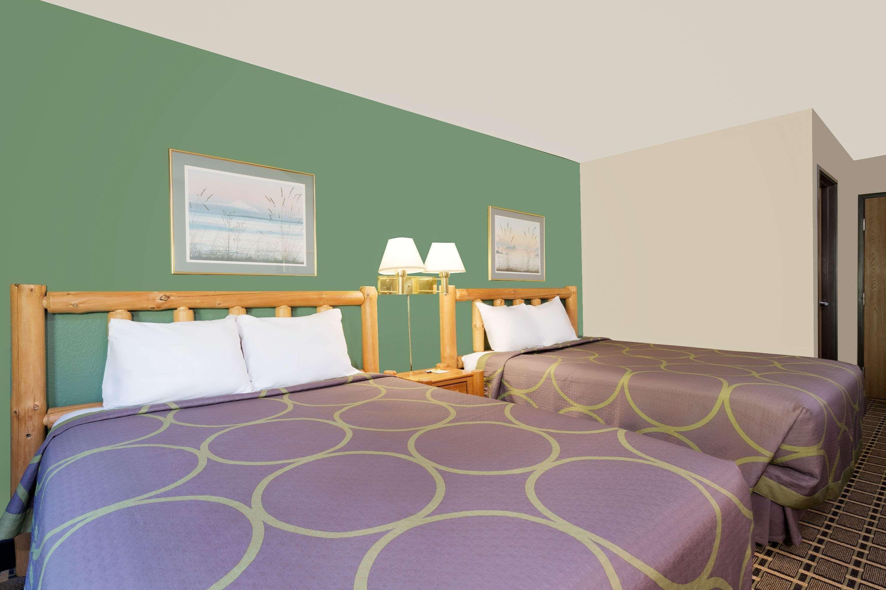 Super 8 By Wyndham Cloquet Hotel Exterior foto